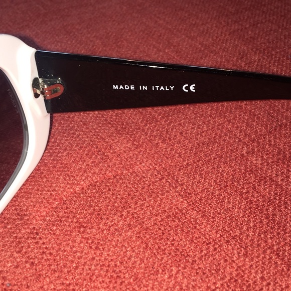 Authentic Chanel glasses - Picture 5 of 8